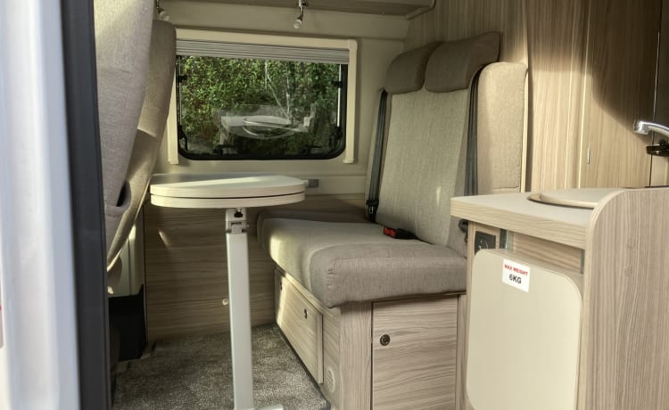 Elvis – 4-persoons Fiat campervan uit 2024