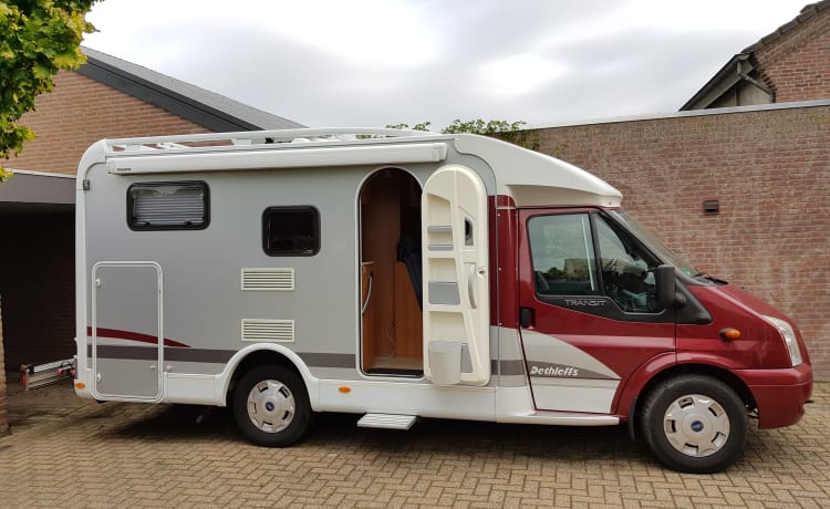 Compacte Dethleffs 2 persoons camper