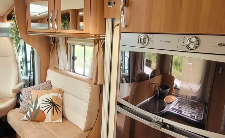 Pluk  – Un meraviglioso Hymer per 4 persone! Ingresso basso e piano terra