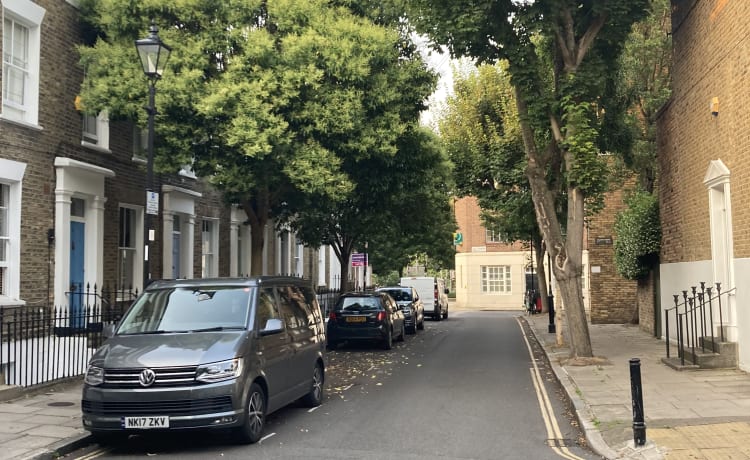 Violet – Luxe Top Spec VW California -Angel Islington London