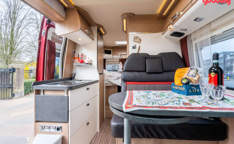 Bus camper Malibu 600 DB GT in perfette condizioni per 2 persone (Sdam)