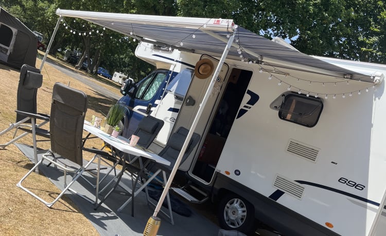 Travel The Wild – 6 berth Fiat Escape 696