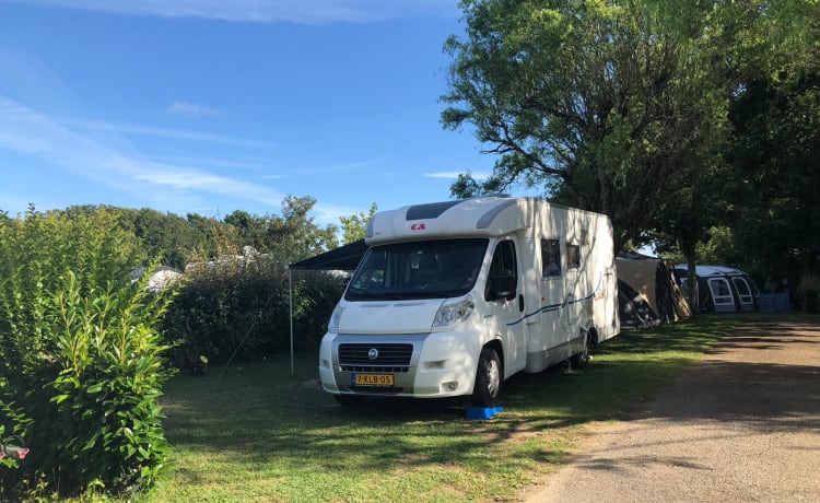 SCHÖNES GERÄUMIGES WOHNMOBIL