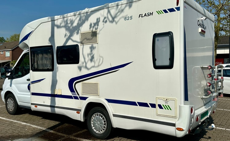 5p Burstner 726 Plus con letti singoli e letto basculante elettrico