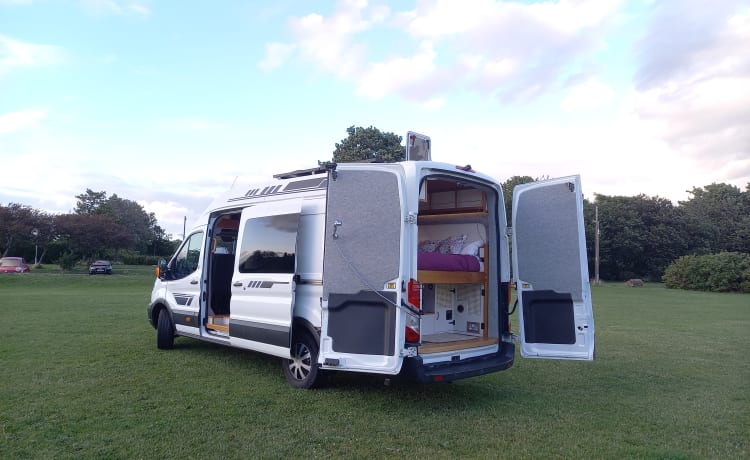 Oakie – Ruime en mooie unieke camper met 3 slaapplaatsen