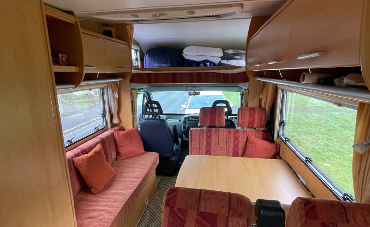 Hugo – 5-persoons Hymer classic