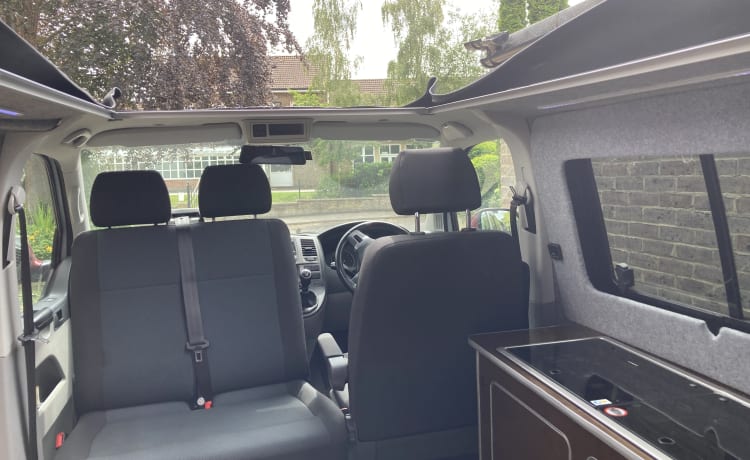 Van de maison  – VW T5 6 Sitze 4 Schlafplätze plus 2 im Vorzelt