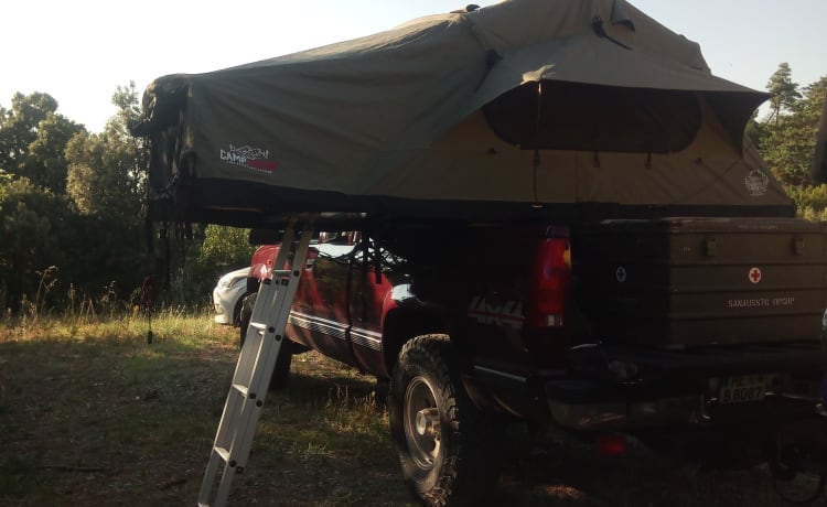 Chevy – Chevy PickUp V8 diesel four-wheel drive with roof tent and hitch 3.5 to