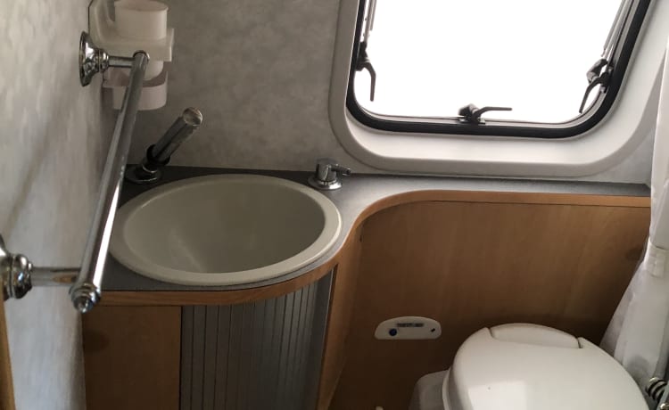 Pixie – Adria Twin 600 Wohnmobil mit 3 Schlafplätzen von 2007