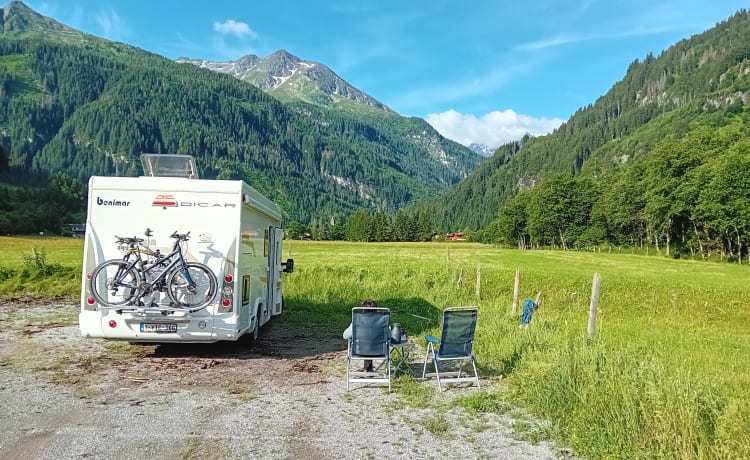 Cozy 4 person camper