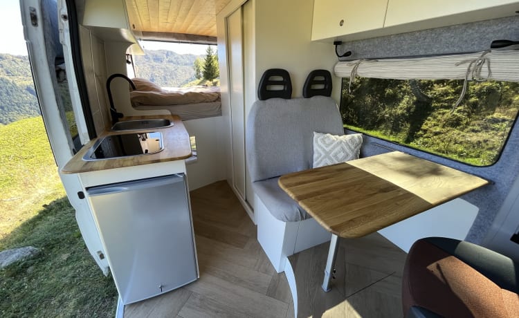 Duci – 🚐  Off-Grid Avontuur voor 2 Ontdekkingsreizigers! 🌟 | Euro 5 | Fiat Ducato