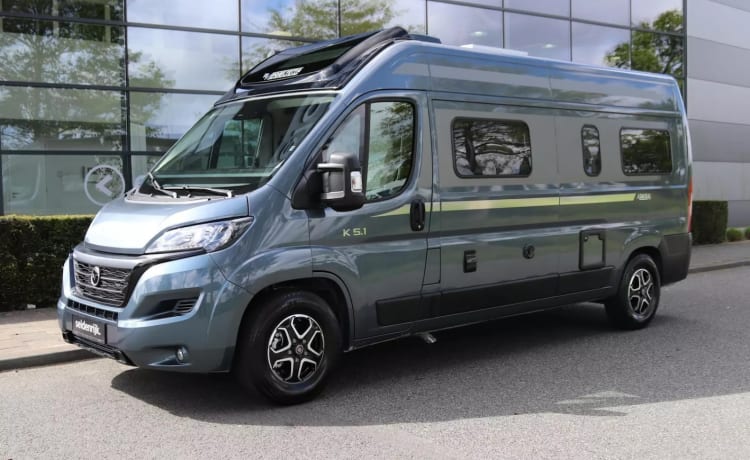 Luxury Mobilvetta Admiral 5.1 (Buttercup)