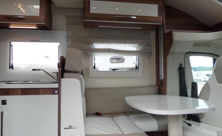 Mr T – LUXURY MOTORHOME 