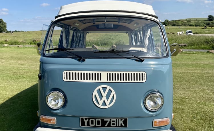 Bernard – Bellissimi camper del 1972 VW Early Bay a noleggio dallo Yorkshire