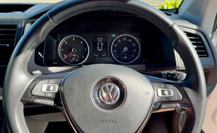Aurora – Ti presentiamo Aurora: bellissimo camper Volkswagen a 4 posti letto del 2017