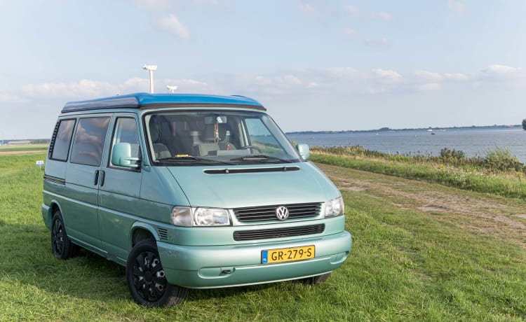 Tobias – 4p Volkswagen campervan from 1996
