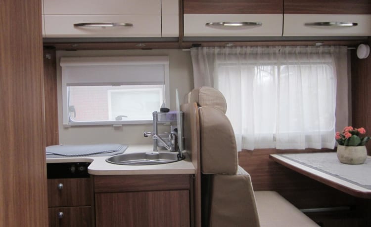 Spazioso pulito 2 pers. camper carado / hymer.