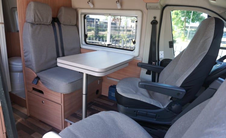 Knaus bus camper 4p with transverse bed and pull-down bed