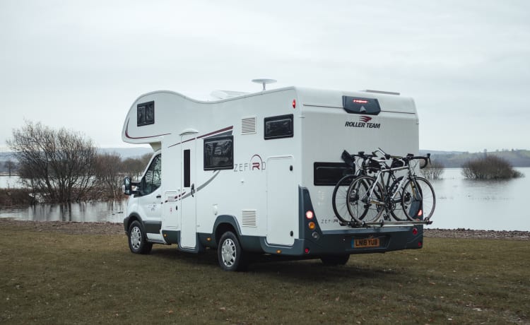 Jura – Jura - Camper di lusso a 5 posti letto