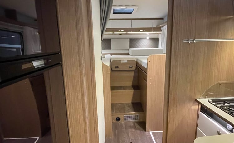 Luxe 4p Carado T447 uit 2021