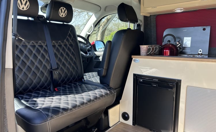 Ruby – Dog Friendly VW Campervan - T6.1 Automatic Gearbox - Insurance included