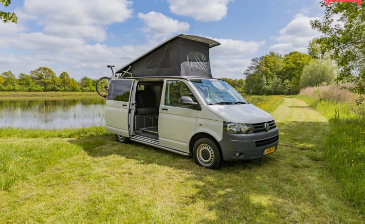 2015 – 4 Pers. Volkswagen Transporter t5 buscamper 2015 