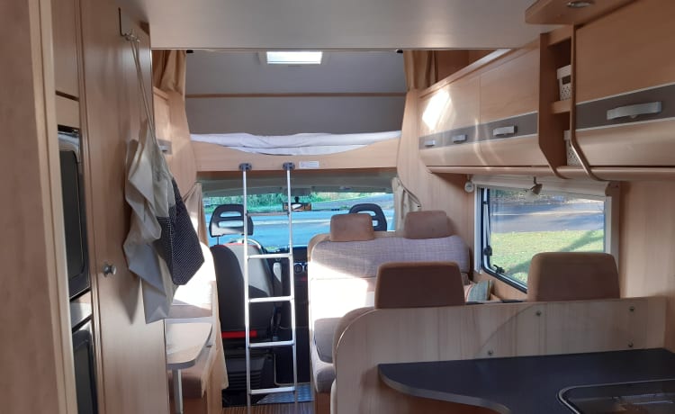 Luxury family camper with plenty of seating and sleeping space Sunlight A72