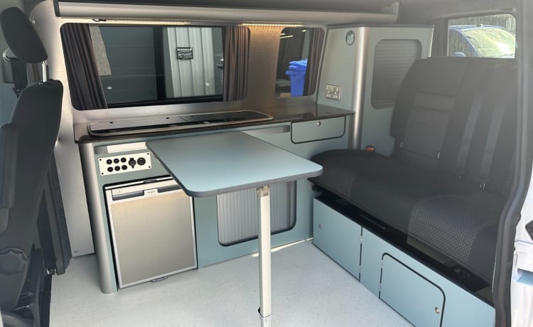 Carter – Volkswagen Wohnmobil mit 4 Schlafplätzen – 2022