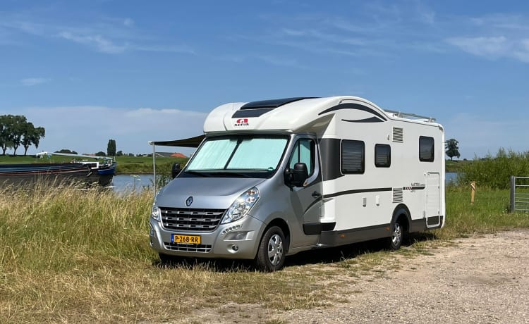 Compleet en zeer luxe uitgeruste 2 persoons (max 3) Adria Matrix Suprème 