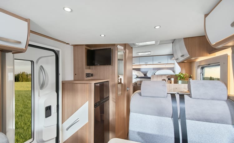 11/20 – 2 berth motorhome with single beds - Automatic