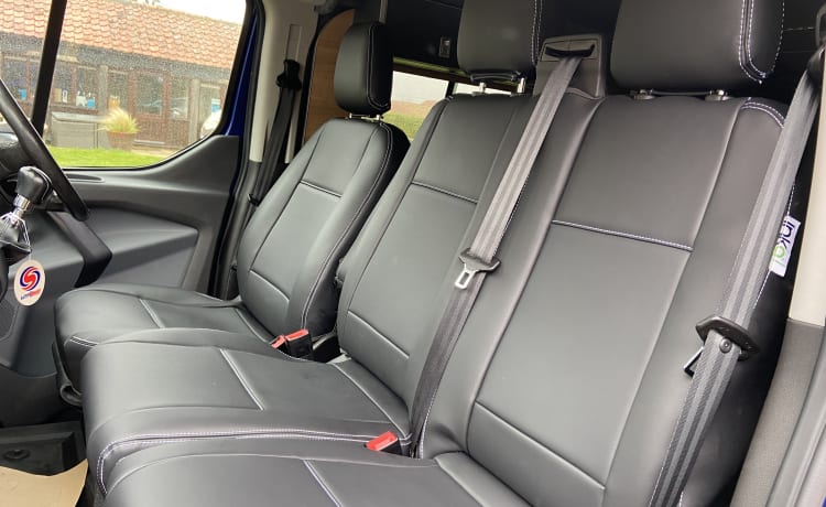 Luxuriöses 4-Bett-Aufstelldach mit Isofix-Sitzen – Ford Transit Custom