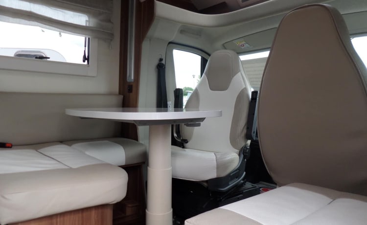 Mr T – LUXURY MOTORHOME 