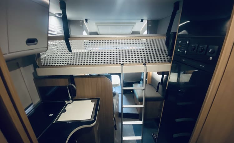 Lusso 4 posti letto camper automatico