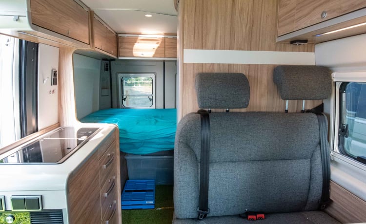 Hymer Ayers Rock 2022 met slaapdak voor 2 of 4 personen