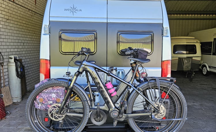 Westfalia Luxus-Abenteuerbus-Camper mit Bus-Biker