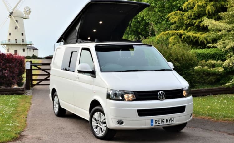 Luxe VW-camper in Wales