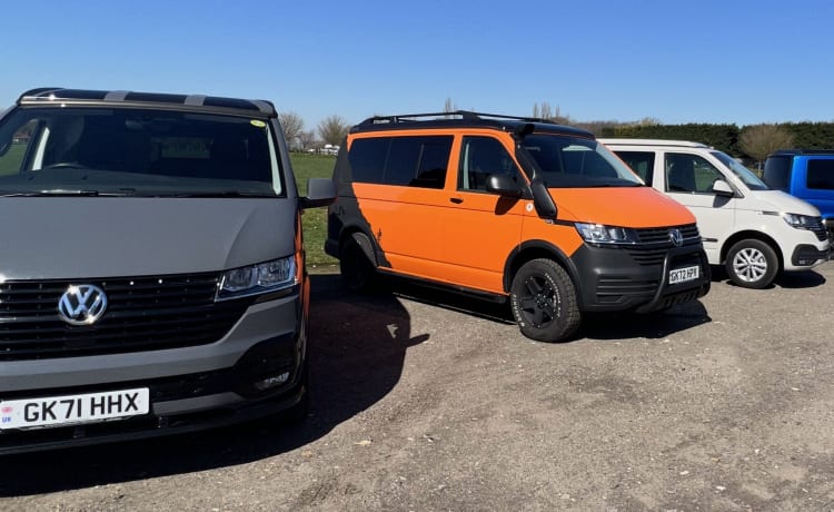 (VW002) 2022 AUTO 'Rebellion' VW Camper Van Slaapplaatsen 2 Volwassenen + 2 Kinderen