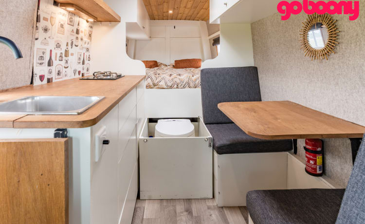 Luxe Camper Bus – MB Sprinter 2p avec Aut. et Climatisation