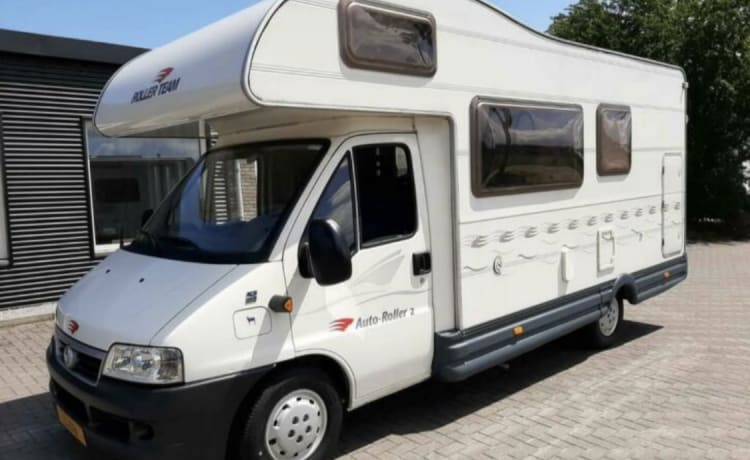 Rola – Neat and well maintained Autoroller camper