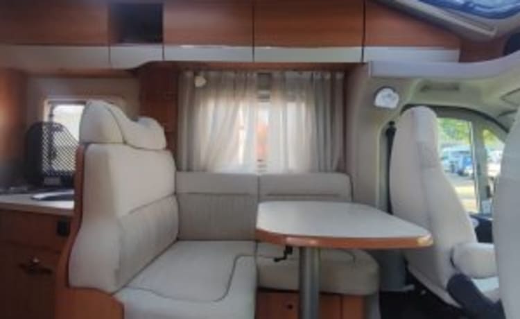 2p Hymer cl 588 semi-intégré de 2014