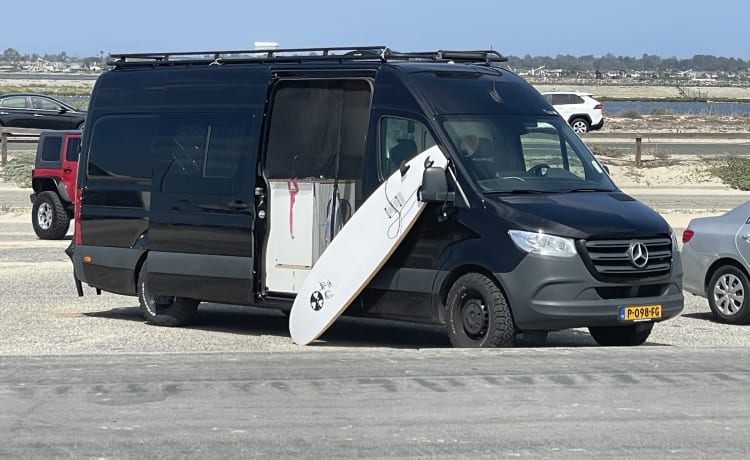 Mercedes-Benz Off-Grid campervan 2019