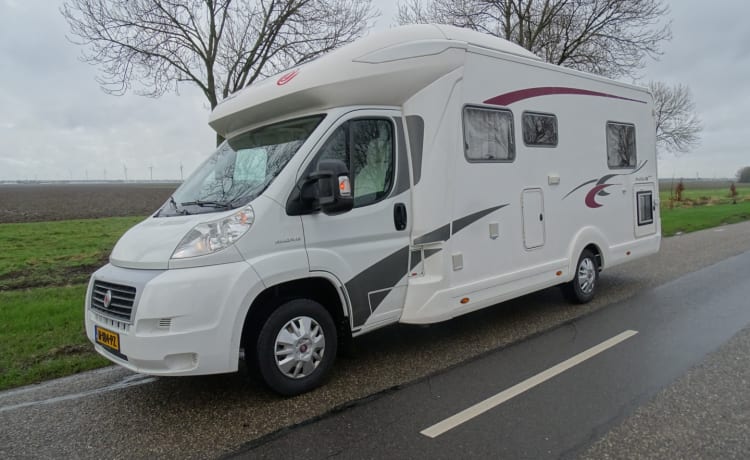 4/5p Eura Mobil Semi-Integrated camper