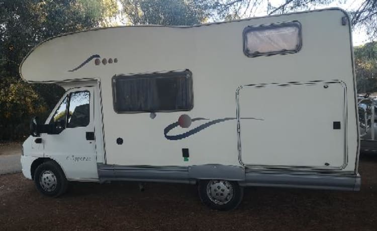 ERCOLITO  – Compacte coachbuilt camper