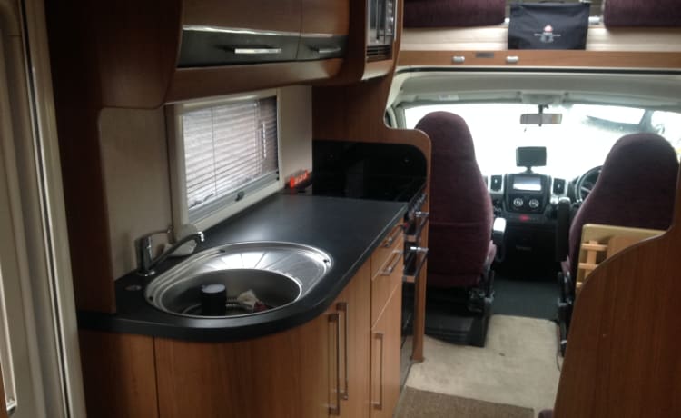 Indy – 6 berth Autotrail Arapaho 2013