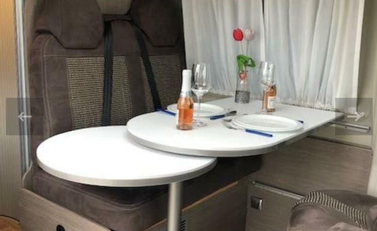 Luxury Pössl bus camper 640 with length beds