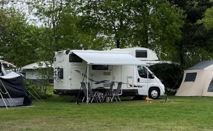 Luxe & complete 4-6 persoons camper.