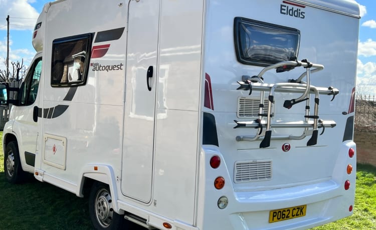 Elsie – Compacte camper met 2 slaapplaatsen, on/off grid 