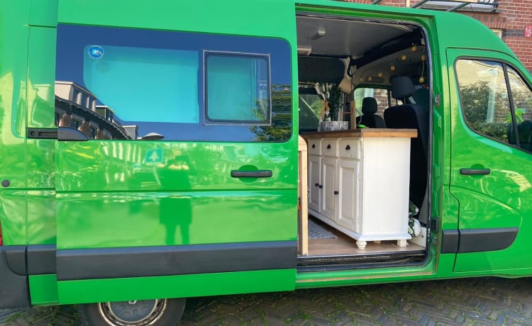 Kermit – On an adventure with our fantastic Kermit the bus camper!