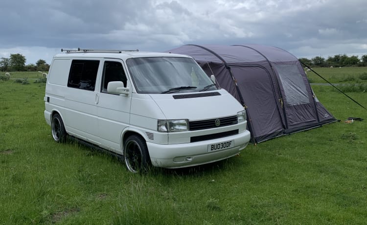 Garythecamper – Volkswagen Transporter T4 Wohnmobil 4 Schlafplätze