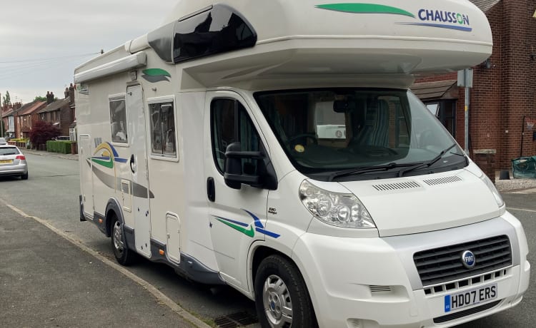 Seventeen – Chausson Welcome 17 mit 6 Schlafplätzen - Tolles Familien-Wohnmobil - VERSICHERUNG ENTHALTEN